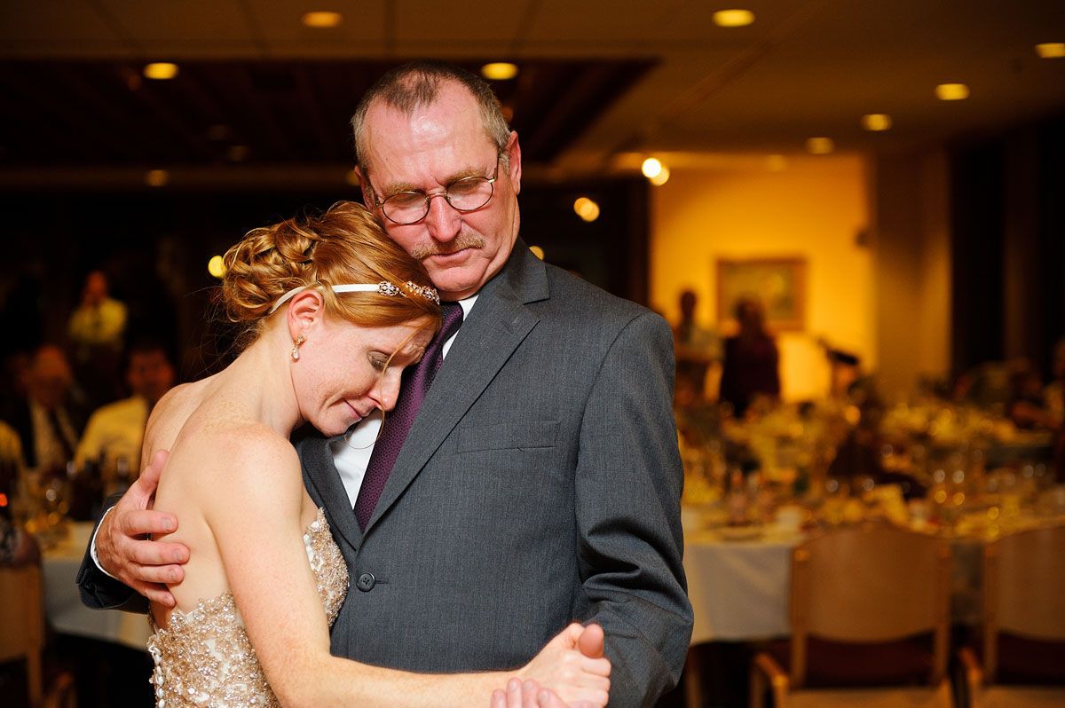 decorah-iowa-luther-college-wedding-048