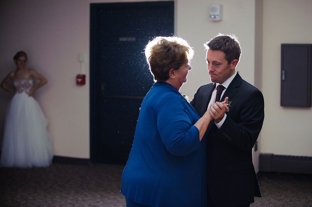 decorah-iowa-luther-college-wedding-050